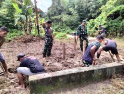 Di Bantu Masyarakat, Personil Kodim 1502/Masohi gerak cepat bangun Pos Pengamanan