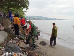 Kepedulian Terhadap Lingkungan Babinsa Bersama Forkopimda Kerja Bakti Bersihkan Taman Dan Pesisir Pantai