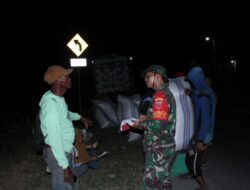 Wow… Sampai Larut Malam Babinsa Kodim 1404/Pinrang Dampingi Bulog Serap Gabah Petani