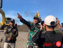 Gelar Apel Gabungan, Kodim 0308/Pariaman Bersama Forkopimda Kab. Padang Pariaman dan Komponen Masyarakat Ulakan Bersama-sama Melaksanakan Gotong Royong Normalisasi Sungai Ulakan