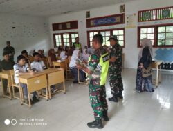 Anggota Koramil 17/Geumpang Kodim 0102/Pidie Sosialisasi Rekrutmen TNI AD di SMA Negeri 1 Geumpang