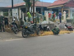 Jumat Bersih, Anggota Koramil 01/Maiwa karya Bakti Pembersihan Selokan