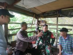 Melalui Komsos Babinsa Himbau Warga Tetap Waspada Hujan Dan Angin Kencang