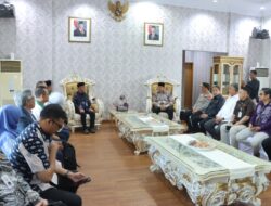 Kapolda Gorontalo Hadiri Penjemputan Menteri Pendidikan Tinggi, Sains, dan Teknologi RI di Bandara Lama Djalaluddin