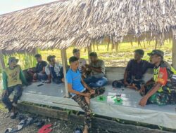 Bangun Kedekatan di Hari Libur, Babinsa Serda Sujatmiko Sambangi Petani Pulo Ie