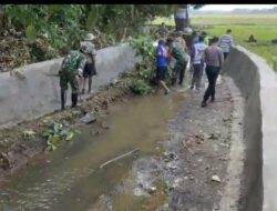 Karya Bakti Babinsa Koramil 1422-03/Camba Bersama Warga Desa Bentenge Cegah Banjir