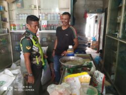 Cegah Kelangkaan, Babinsa Geumpang Sisir Toko Pupuk Pastikan Distribusi Subsidi Tepat Sasaran
