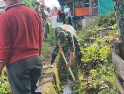 Anggota Koramil 1419-01/Maiwa Gelar Karya Bakti Pembersihan Selokan