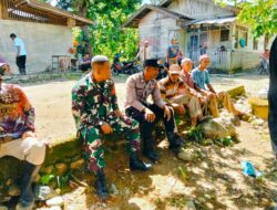 Sinergi TNI-Polri dan Warga Peunalom II: Gotong Royong Bangun Jalan, Bahas Keamanan Gampong