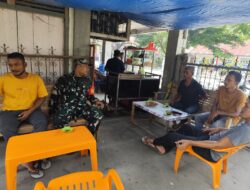 Bangun Kedekatan dan Deteksi Dini Potensi Konflik, Babinsa Tiro Aktif Lakukan Komsos di Waktu Luan
