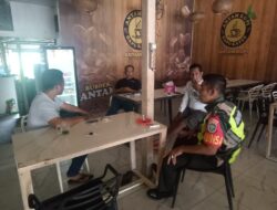Warung Kopi Temapat Strategis Babinsa Bangun Komunikasi Sosial dengan Warga