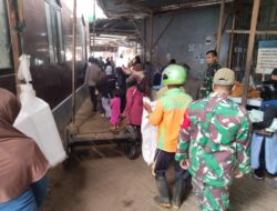 Jumat Bersih, Karya Bhakti Pembersihan Pasar Enrekang oleh Anggota Koramil 02/Enrekang Bersama Masyarakat