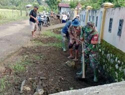 Wujudkan Hidup Sehat Dan Cegah Banjir, Babinsa Kodim 1405/Parepare Bersama Masyarakat Karya Bakti Gali Parit