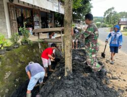 Wujud Kepedulian Terhadap Kebersihan, Koramil 02/Enrekang Kembali Gelar Karya Bakti Pembersihan Selokan