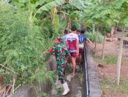 Danramil-01/Suppa Kodim 1404/Pinrang Pimpin Kerja Bakti Bersama Warga Membersihkan Saluran Air