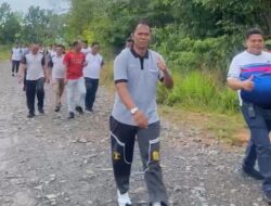 Tingkatkan Kesehatan dan Perkuat Kebersamaan, Kalapas Banjarbaru Ajak Jajaran Jalan Santai Keliling Gubernuran Kalsel
