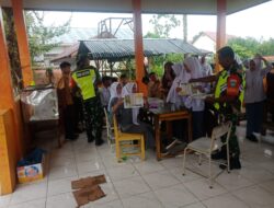 Anggota Koramil 17/Geumpang Gencarkan Kampanye Kreatif Rekrutmen TNI AD di Sekolah