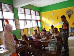 Babinsa Kodim 1404/Pinrang Dampingi Pelaksanaan Makan Bergizi Gratis
