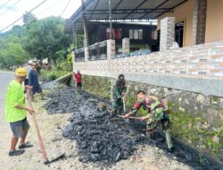 Anggota Koramil 02/Enrekang Kembali Gelar Karya Bakti Pembersihan Selokan