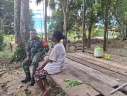 Babinsa Koramil 1811/01 Wasior, Serda Hendra, Laksanakan Anjangsana di Kampung Isei