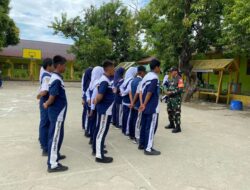 Tumbuhkan Kedisiplinan Dan Rasa Cinta Tanah Air, Babinsa Koramil 1405-01/Ujung Berikan Pembinaan Bintahwil Kepada Siswa SMP Negeri 1 Parepare