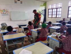 BABINSA KORAMIL 1703-03/OBANO MELAKSANAKAN GIAT WANWIL AJARKAN WASBANG KEPADA SISWA SD INPRES OBANO