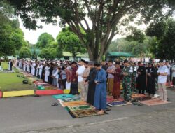 Kodim 1405/Parepare Gelar Sholat Idul Adha 1446 H /2025 M Dilapangan Makodim