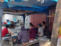 Melalui Komsos Babinsa Koramil 1405-01/Ujung Mengajak Warga Jaga Silaturahmi Dan Kebersihan Lingkungan
