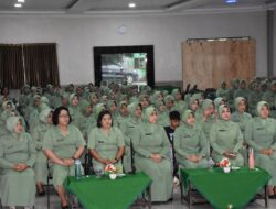Danrem 141/Tp Ingatkan Anggota Persit Bijak Dalam Bermedsos dan Jaga Keharmonisan Keluarga Pada Pertemuan Gabungan Persit Kartika Chandra Kirana Koorcab Rem 141 PD XIV/Hsn