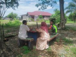 Jalin Komunikasi Bersama Warga Babinsa Koramil 03/Senagan Timur Komsos Bersama warga Binaan di Desa Blang Panyang