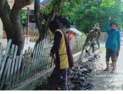 Danramil-03/Mattiro Bulu Kodim 1404/Pinrang Pimpin Kerja Bakti Bersihkan Saluran Air