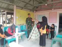 Wujudkan Balita Sehat, Babinsa Kodim 1404/Pinrang Dampingi Pelaksanaan Posyandu Di Desa Binaan