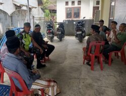 Babinsa Koramil 17/Geumpang Pererat Kemanunggalan TNI-Rakyat Lewat Komsos di Desa Mane, Pidie