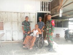 Kepedulian Sosial, Danramil 11/Kluet Tengah Bantu Kursi Roda Untuk Warga Penderita Stroke