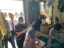 Petugas Perawat Rutan Palu Tinjau Langsung Kesehatan WBP di Kamar Huniannya Sebelum Pulang Melaksanakan Tugas