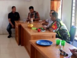 Tingkatkan Kerja Sama Yang Baik Babinsa Koramil 03/Senagan Timur Komsos Bersama Aparatur Desa Semakin Kompak Dan Solid
