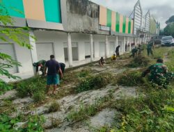 Karya Bakti Pembersihan Pasar oleh Personil Koramil 1419-01/Maiwa Bersama Masyarakat