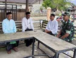 Mempererat Sinergi, Babinsa Koramil 17/Geumpang Jalin Komsos dengan Tokoh Masyarakat di Bangkeh