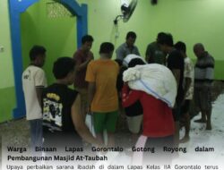 Warga Binaan Lapas Gorontalo Gotong Royong dalam Pembangunan Masjid At-Taubah