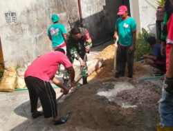 Penuh Semangat,Babinsa Koramil 0907/02 Tarteng Dan Warga Kompak Perbaiki Jalan