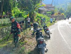 Jaga Lingkungan Agar Tetap Bersih, Personil Koramil 1419-03/Baraka Karya Bakti Pembersihan Selokan