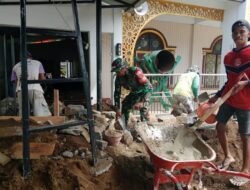 Bersama Warga Binaan, Babinsa Koramil 1405-07/Tanete Rilau Karya Bhakti Pembangunan Masjid AR Ridha Juppai