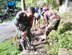 Jumat Bersih, Koramil 1419-02/Enrekang Gelar Karya Bakti Pembersihan Selokan Sepanjang Meter