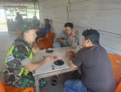 Perkuat Pembinaan Teritorial, Babinsa Koramil Geumpang Gencarkan Komsos dengan Warga Mane