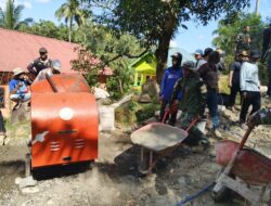 Aksi Nyata Dalam Balutan Karya Bhakti, Personel Koramil 1405-08/Tanete Riaja Bersama Masyarakat Cor Jalan