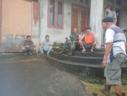Babinsa Tapaktuan Jalin Komsos dengan Warga, Pererat Hubungan dan Tingkatkan Keamanan Lingkungan