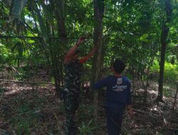 Bahaya Sengatan Listrik Mengancam, Babinsa Bersama Warga Rapikan Kabel Tak Bertuan di Wajegeseng