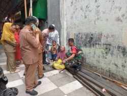 Peduli Lansia, Babinsa Koramil 1405-01/Ujung Tunjukkan Aksi Nyata