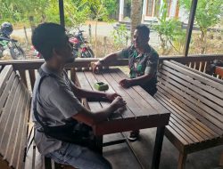 Pupuk Kebersamaan, Babinsa Posramil Beutong Ateuh Banggalang Komsos Dengan Tokoh pemuda Di Wilayah binaan