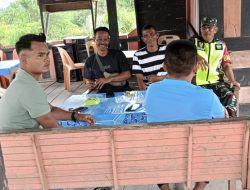 Babinsa Koramil 17/Geumpang Aktif Laksanakan Komsos, Pantau Situasi Kamtibmas di Desa Leupu